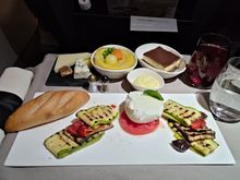 Decent buffalo mozzarella starter. Artichoke mezze was inedible for me - normally I'd put it down to a personal preference, except that I had the same dish few days ago on domestic and it was quite good. Bread was cold.