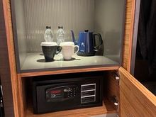 minibar + safe