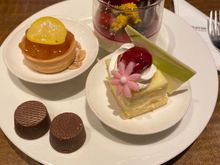 more Westin Club Lounge desserts