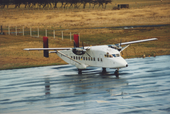 Gill Air SH330 at Newcastle