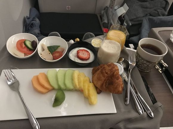 Breakfast - fruits are served before hot option