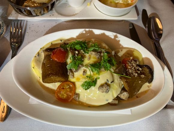 Crew brought me up a mushroom pasta dish from First as I wasn’t interested in any of the main options in J. Was incredibly rich, as is usual in F. 