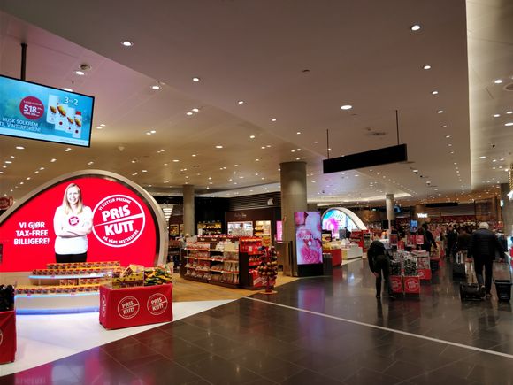 Arrivals duty free store in OSL 