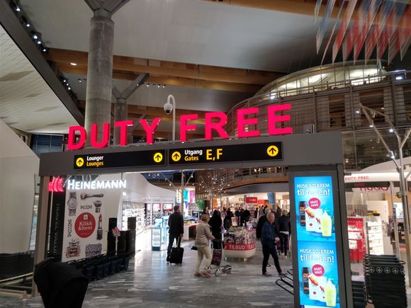 OSL departures duty-free store