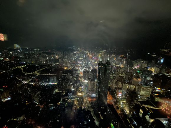 Lobby City View - East