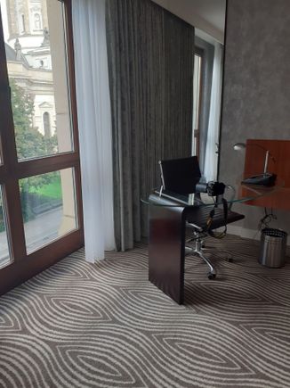 Working desk at entrance to living room