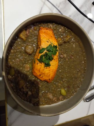 Salmon with lentils