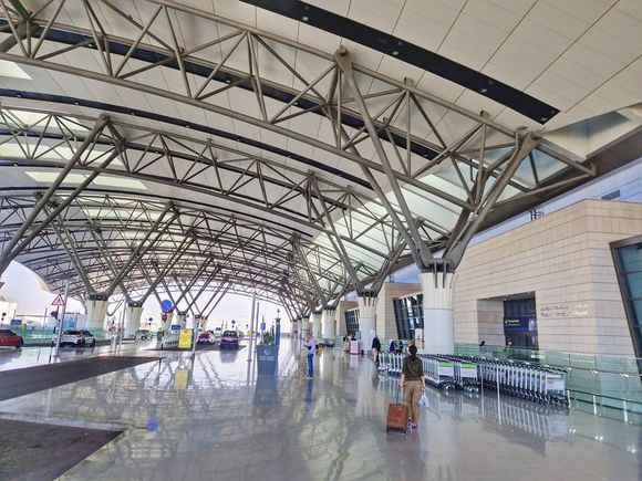 MCT airport outside