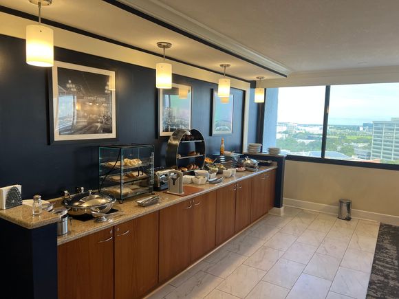 Executive Lounge breakfast 