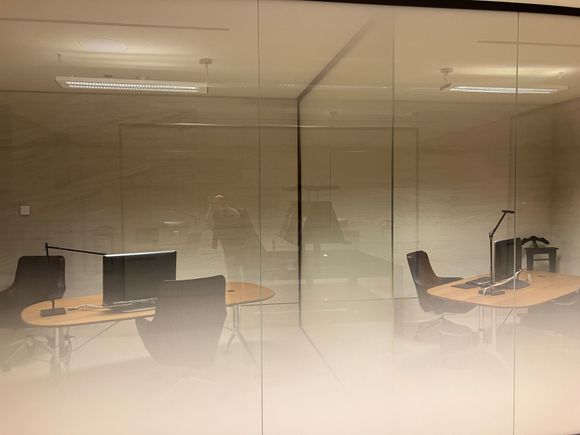 Personally I would have done the fading effect the other way, frosted in the upper half for more privacy 