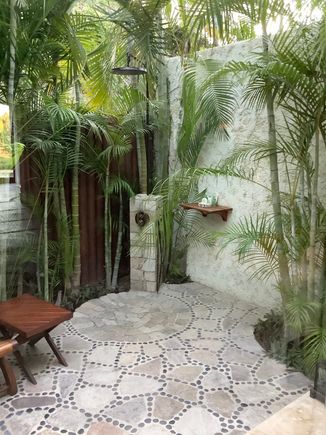 Outdoor jungle shower