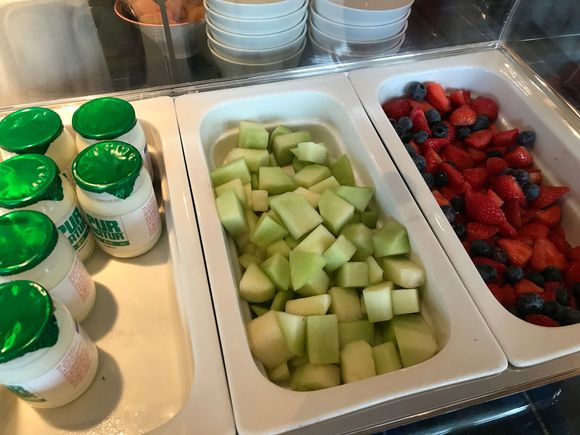 Fruits & Plain yoghurt