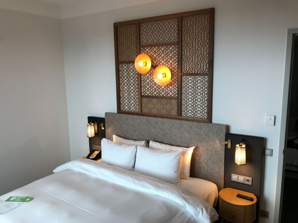 King bed has usb and electric outlets on the side of the bed