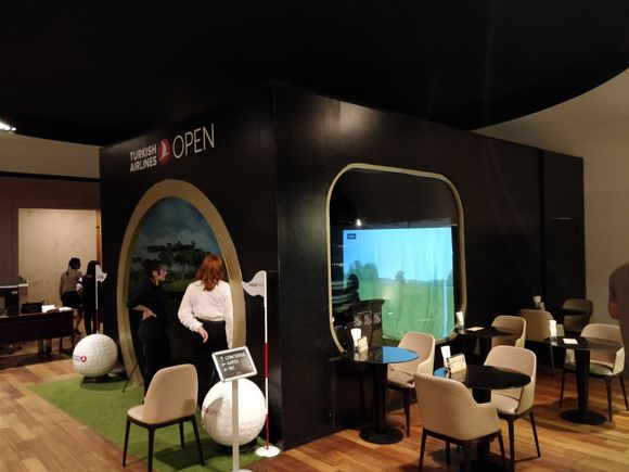 Golf simulator TK lounge IST