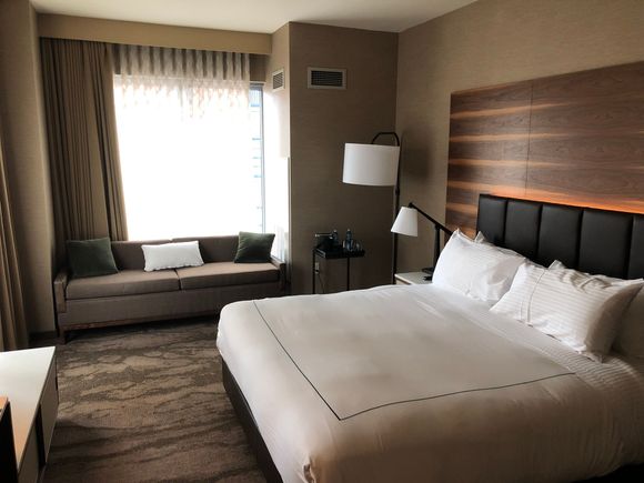 King Corner Room with City View