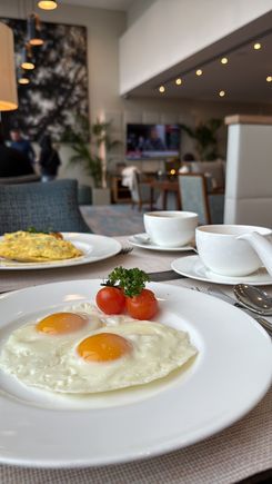 Breakfast in the lounge