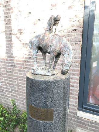 Memorial statue of hotel renovation in 2009:
Born and built 1987 as a Holiday inn,
Later the ugly duckling of Crowne Plaza Amsterdam centre transformed into the first EU Kimpton
