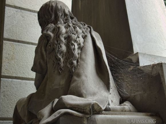 Virtuoso work; the artistic and technical skills required were phenomenal. This sculpture is irreplaceable.