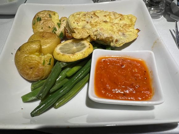 Golden Roasted Chicken - roasted tomato chutney, salted smashed potatoes, haricot verts. Created and inspired with wellness in mind by James Beard Award winning author and nutritionist Ellie Krieger.

I preordered this thinking it was the other chicken … chicken needed the tomato chutney since it was a bit dry.  Smashed potatoes were good.

