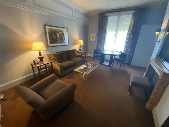 Living room of our suite 