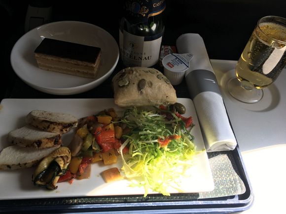 LHR-FRA (11am takeoff, so lunch I guess?) yesterday. 
Chicken salad and cake. No other options offered. Not bad though!