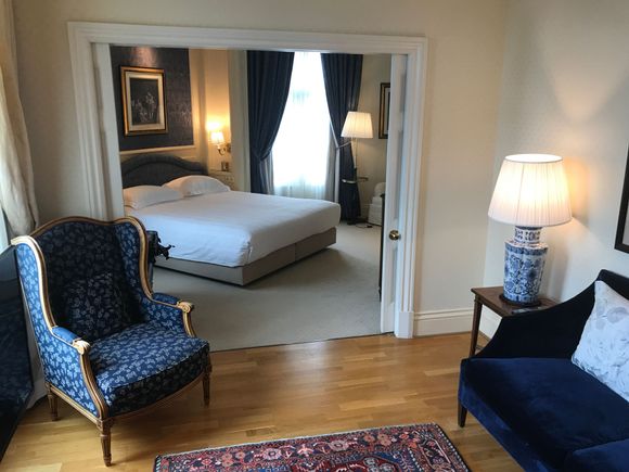 Bedroom with slideable doors 