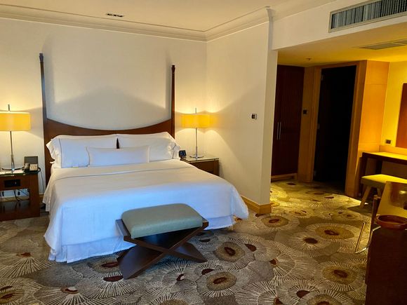 deluxe suite bedroom