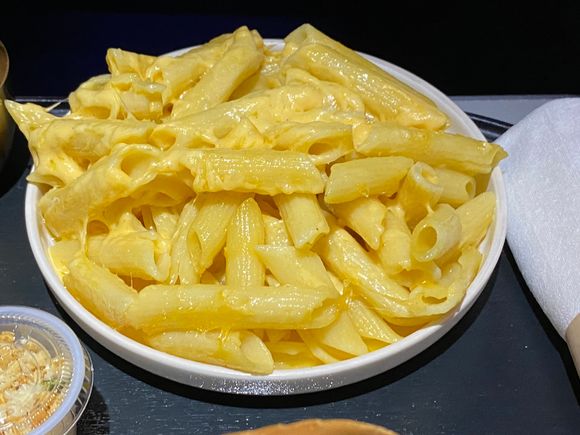 Mac & cheese - very cheesy and filling 