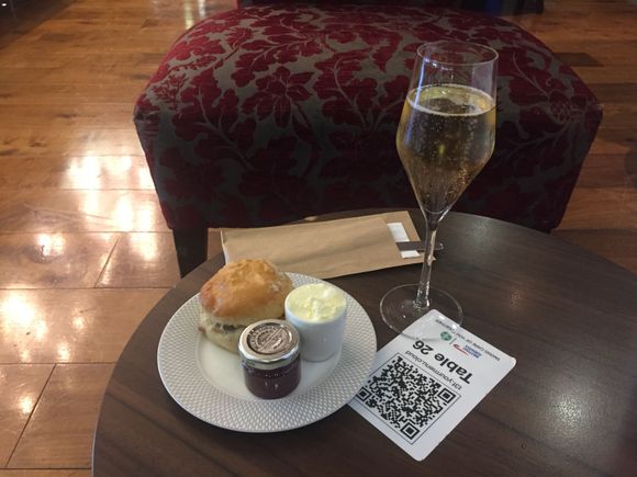 Scone and champagne