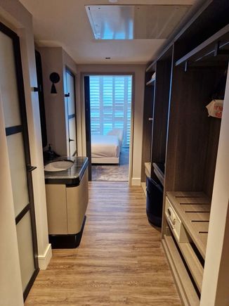 Room (view from the entrance)