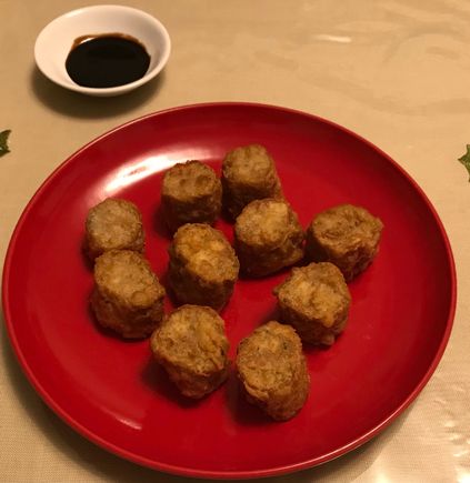 Ngoh hiang with black sweet sauce