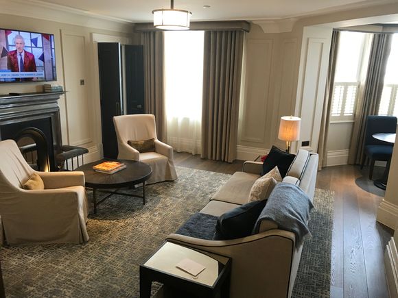 Viewed from entry into living room 