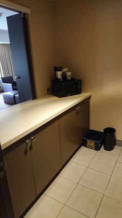 The bar of the suite.