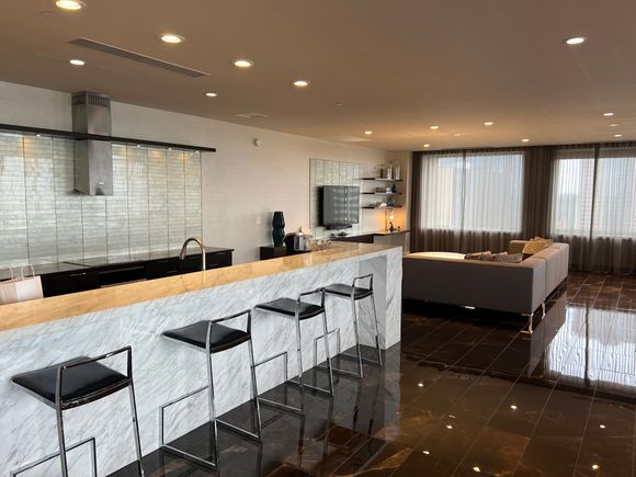 Westin Dallas Downtown: Presidential Suite Kitchen