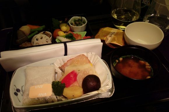 I'll remember to remove/rearrange the clutter before taking a shot of the whole meal tray the next time.