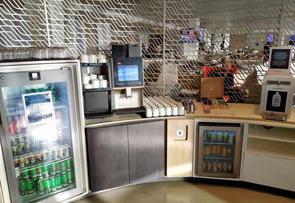 Coffee machine and self service drinks in the Air France Business lounge 