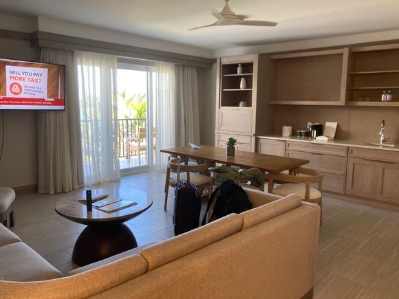 Living/dining room