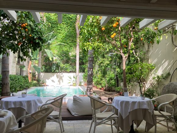 Breakfast room