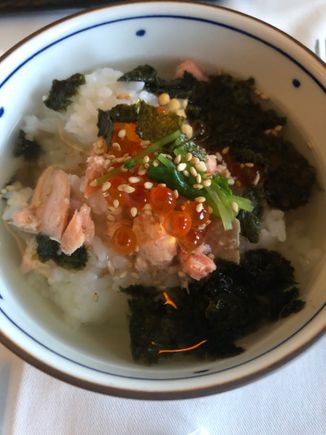 This dish had salmon flakes and eggs on top of rice and seaweed; not pictured is the broth that had to be poured on shortly afterwards. The Ikura was extremely fresh and that impressed me given how long it had spent on the plane at that point. This was by far the most delicious part of the breakfast service.