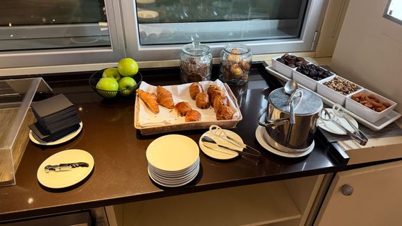 Club Lounge offerings in the morning