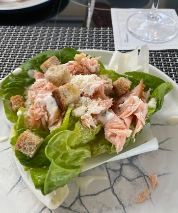 Caesar salad with smoked salmon 