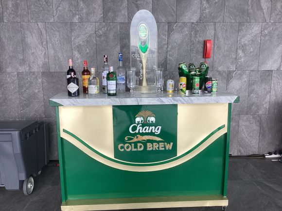 Pool bar