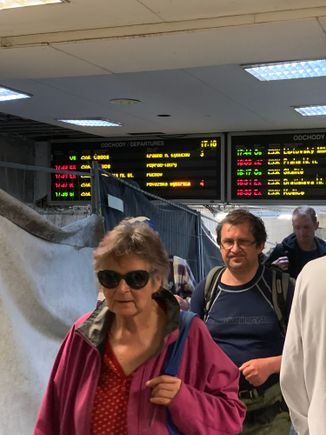 ZSSK also like to announce the platforms very late, the same as many airports. This results in a huge bottleneck and a rush to the platform. 😒