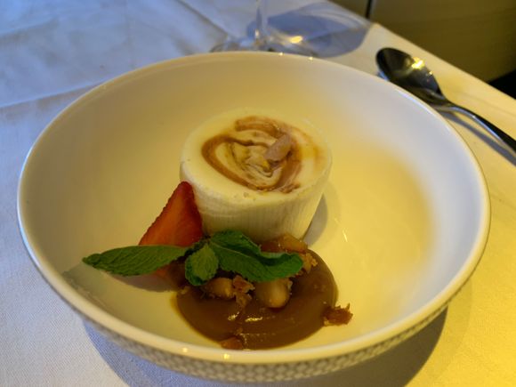 Macadamia sea salt caramel cheesecake