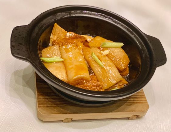 Bean curds claypot with bamboo piths and mushrooms 