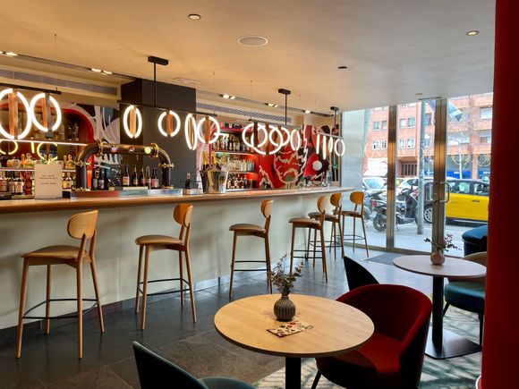 Lobby bar