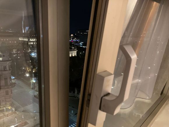 Windows can be put slightly open for fresh air