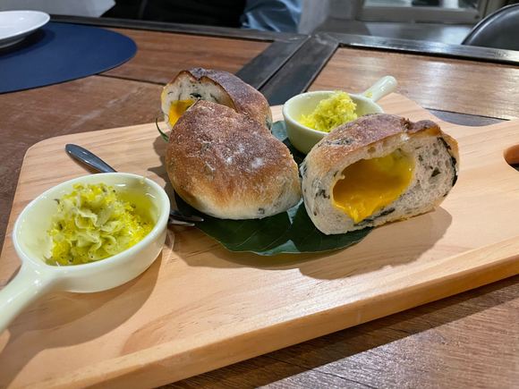 Native herb bread with cultured butter