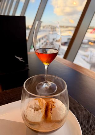 Affogato with Macadamia Liqueur (and a glass of Noble One) - superb. 