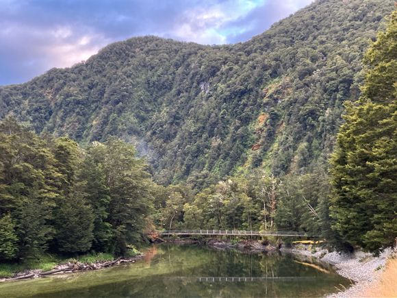 Starting the Milford Track - suspension bridge near Glade House